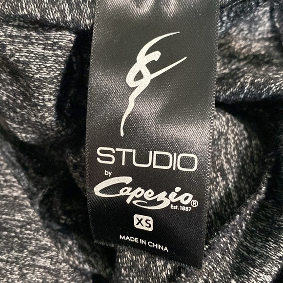 Capezio dance top wrap style long sleeve open back heathered black XS balletcore - Picture 8 of 9